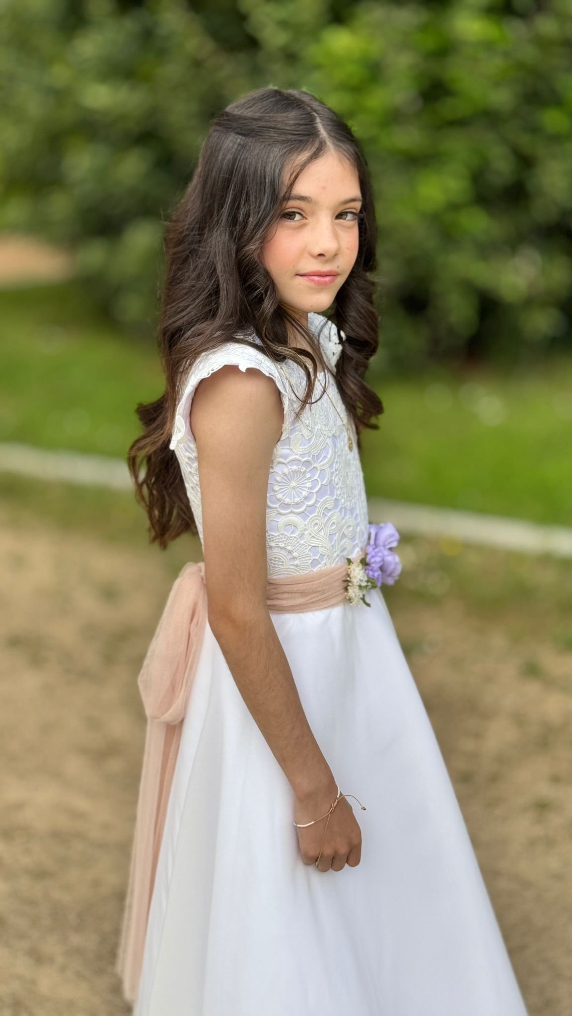 Niña en vestido de comunión